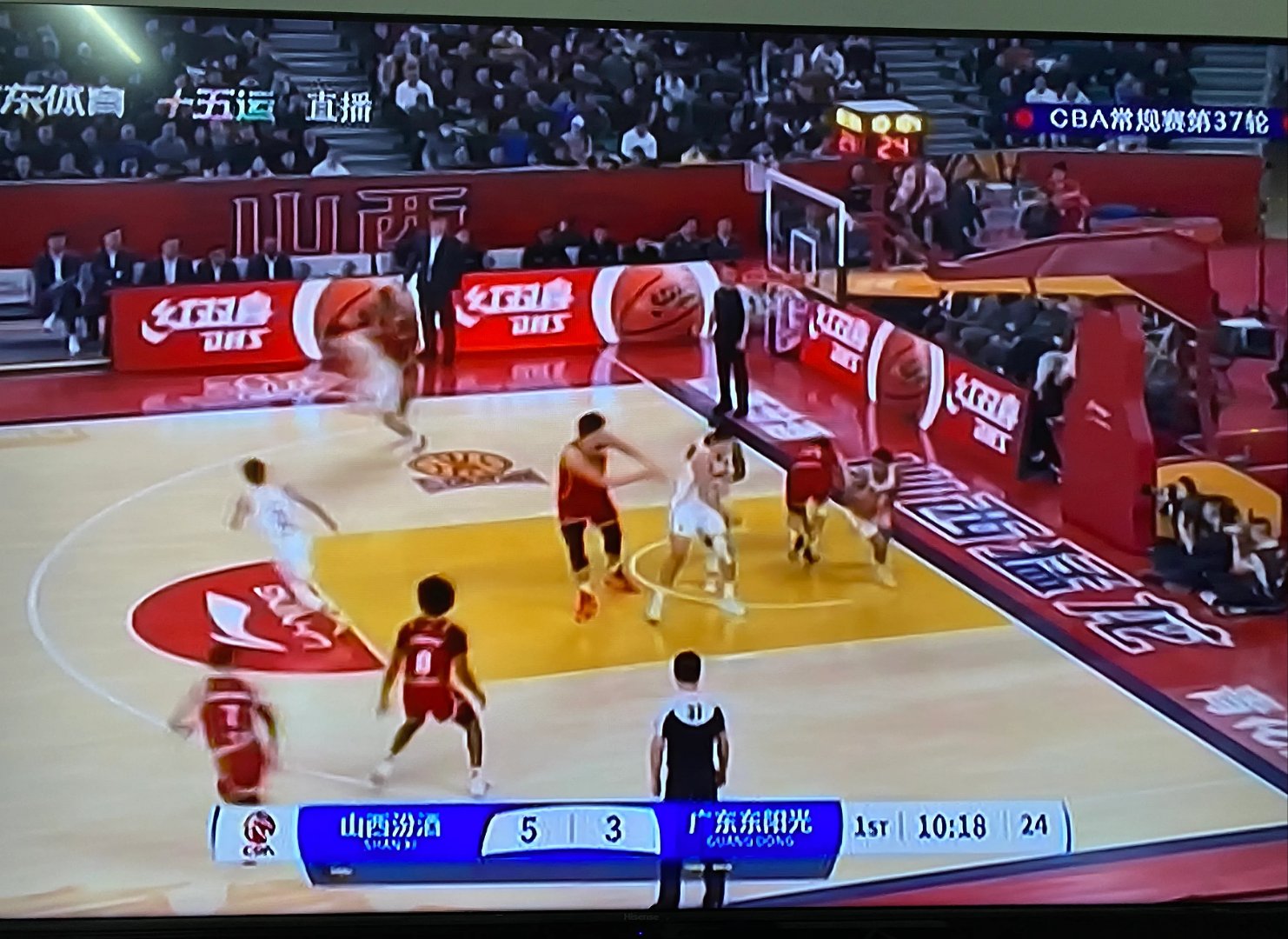 比赛中球队经历了一场激烈的加时赛(在比赛过程中,各队后续上场的队员,记录员)