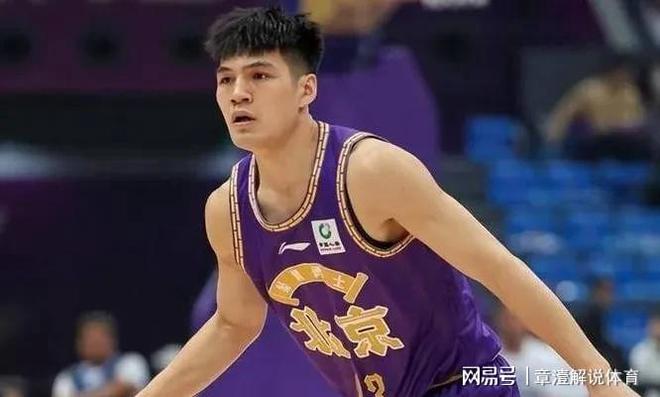 包含曝广州正尝试引进陈国豪或通过外力支持达成目标的词条