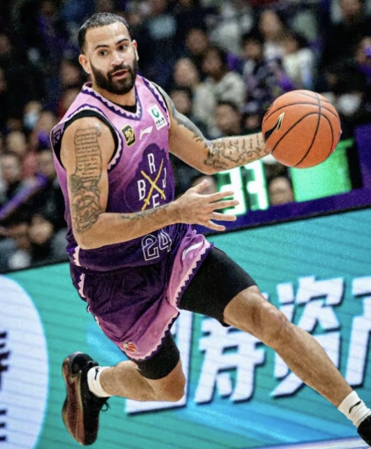 爱游戏-关于乌迪内斯取得重要胜利，积分榜升至前列位置的信息