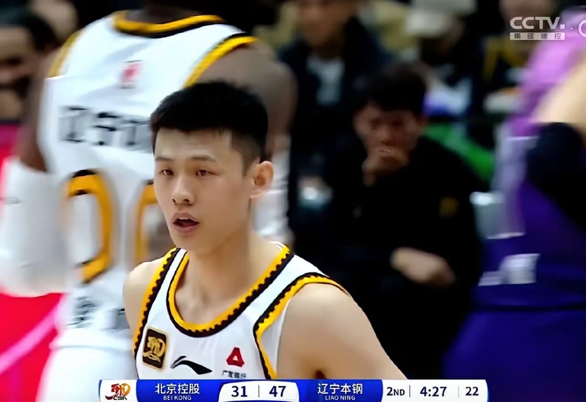 球队表现出色，奏响胜利之歌
